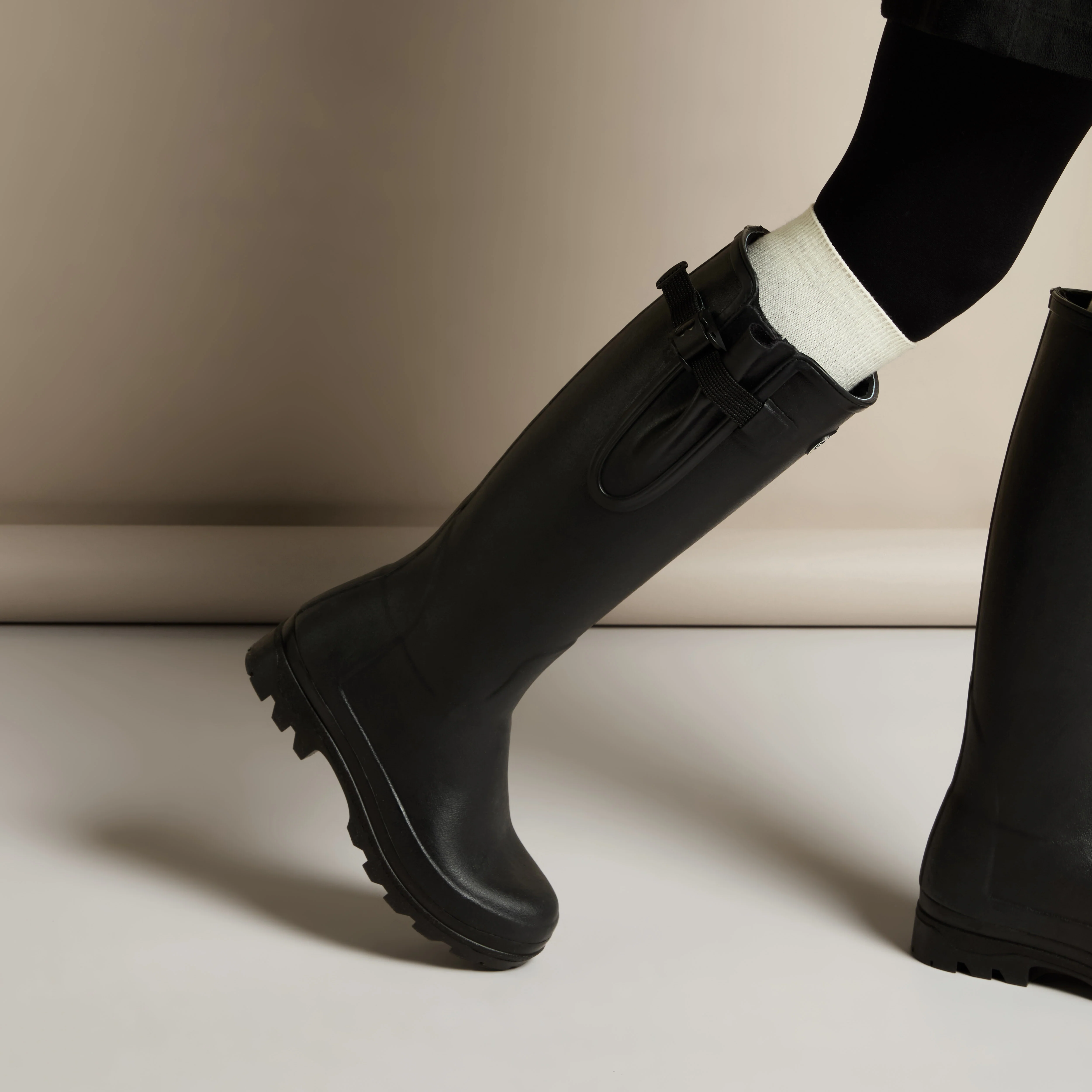 Women's Vierzonord Neoprene Lined Wellington Boot - Black - Image 8
